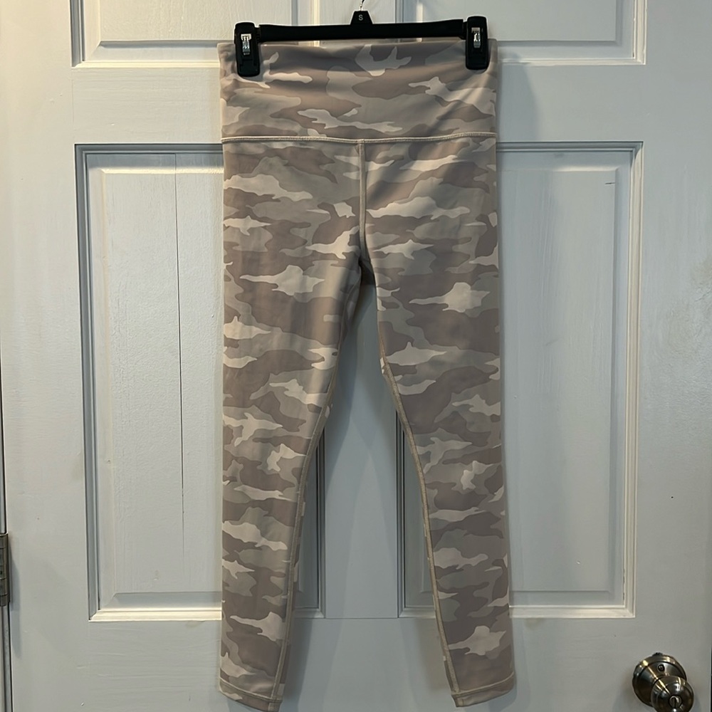 107. Size Small Athleta Elevation 7/8 Tight